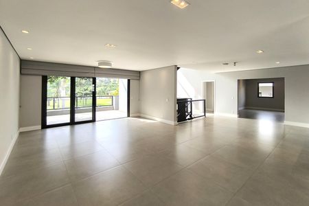 Casa de condomínio à venda com 486m², 5 quartos e 8 vagas Casa de condomínio à venda com 486m², 5 quartos e 8 vagasSala