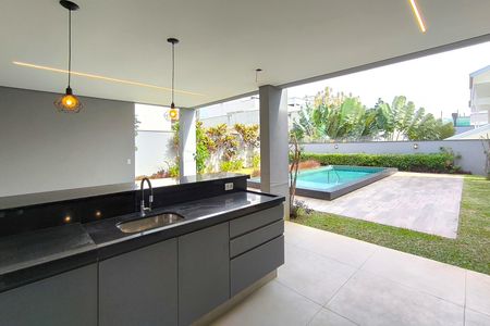 Casa de condomínio à venda com 486m², 5 quartos e 8 vagas Casa de condomínio à venda com 486m², 5 quartos e 8 vagasChurrasqueira