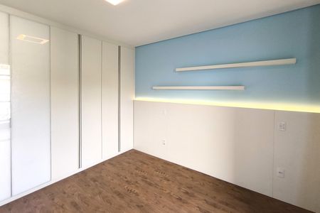 Casa de condomínio à venda com 486m², 5 quartos e 8 vagas Casa de condomínio à venda com 486m², 5 quartos e 8 vagasSuíte 4