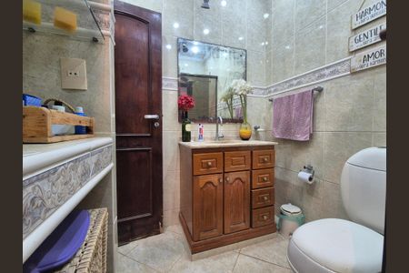 Casa à venda com 241m², 3 quartos e 1 vagaBanheiro 2