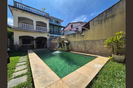 Casa à venda com 241m², 3 quartos e 1 vagaÁrea externa