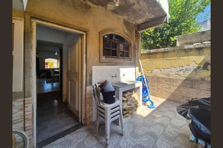 Casa à venda com 241m², 3 quartos e 1 vagaÁrea de serviço