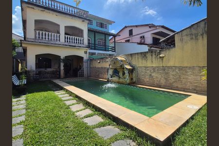 Casa à venda com 241m², 3 quartos e 1 vagaÁrea externa