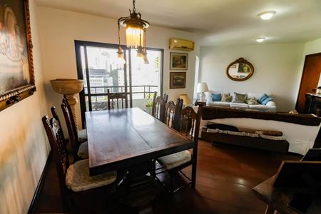 Apartamento à venda com 140m², 3 quartos e 3 vagas Apartamento à venda com 140m², 3 quartos e 3 vagasSala de Jantar