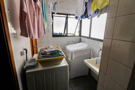 Apartamento à venda com 140m², 3 quartos e 3 vagas Apartamento à venda com 140m², 3 quartos e 3 vagasÁrea de Serviço
