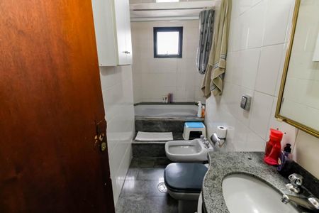 Apartamento à venda com 140m², 3 quartos e 3 vagas Apartamento à venda com 140m², 3 quartos e 3 vagasBanheiro