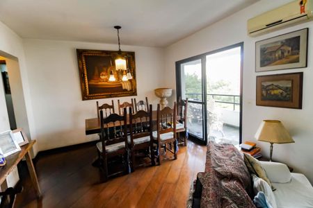 Apartamento à venda com 140m², 3 quartos e 3 vagas Apartamento à venda com 140m², 3 quartos e 3 vagasSala de Jantar