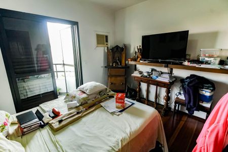Apartamento à venda com 140m², 3 quartos e 3 vagas Apartamento à venda com 140m², 3 quartos e 3 vagasSuíte