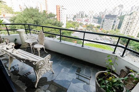 Apartamento à venda com 140m², 3 quartos e 3 vagas Apartamento à venda com 140m², 3 quartos e 3 vagasVaranda da Sala