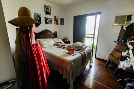 Apartamento à venda com 140m², 3 quartos e 3 vagas Apartamento à venda com 140m², 3 quartos e 3 vagasSuíte