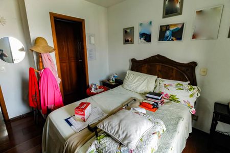 Apartamento à venda com 140m², 3 quartos e 3 vagas Apartamento à venda com 140m², 3 quartos e 3 vagasSuíte