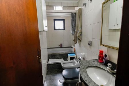 Apartamento à venda com 140m², 3 quartos e 3 vagas Apartamento à venda com 140m², 3 quartos e 3 vagasBanheiro
