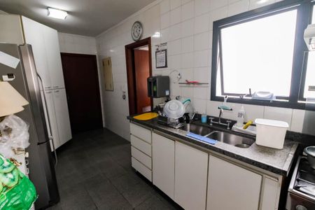 Apartamento à venda com 140m², 3 quartos e 3 vagas Apartamento à venda com 140m², 3 quartos e 3 vagasCozinha - Armários