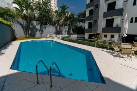 Apartamento à venda com 140m², 3 quartos e 3 vagas Apartamento à venda com 140m², 3 quartos e 3 vagasÁrea comum - Piscina