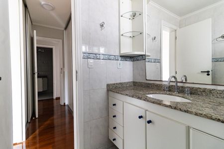 Apartamento para alugar com 102m², 3 quartos e 3 vagas Apartamento para alugar com 102m², 3 quartos e 3 vagasBanheiro da Suíte