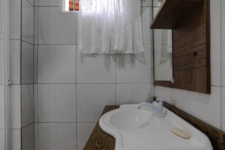 Casa para alugar com 200m², 2 quartos e 2 vagasBanheiro de Serviço