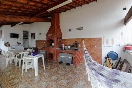 Casa para alugar com 200m², 2 quartos e 2 vagasChurrasqueira