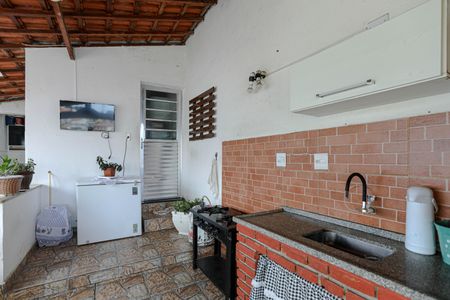 Casa para alugar com 200m², 2 quartos e 2 vagasChurrasqueira