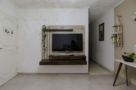 Casa para alugar com 200m², 2 quartos e 2 vagasSala