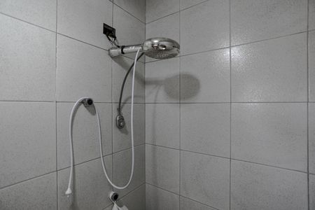 Casa para alugar com 200m², 2 quartos e 2 vagasBanheiro de Serviço