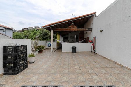 Casa para alugar com 200m², 2 quartos e 2 vagasChurrasqueira