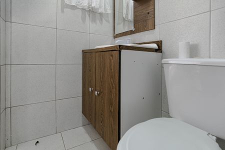 Casa para alugar com 200m², 2 quartos e 2 vagasBanheiro de Serviço