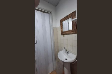 Casa à venda com 80m², 2 quartos e 1 vaga Casa à venda com 80m², 2 quartos e 1 vagaBanheiro