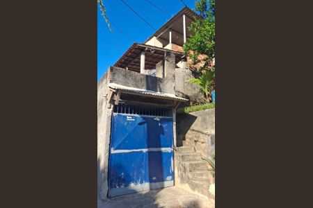 Casa à venda com 80m², 2 quartos e 1 vaga Casa à venda com 80m², 2 quartos e 1 vagaFachada