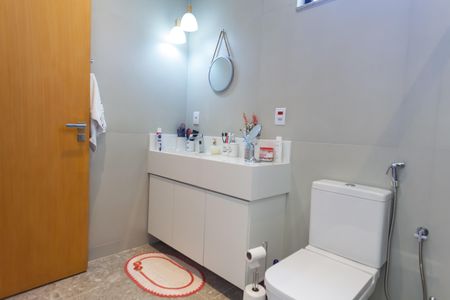 Casa de condomínio para alugar com 1253m², 4 quartos e 4 vagas Casa de condomínio para alugar com 1253m², 4 quartos e 4 vagasBanheiro da Suíte 2