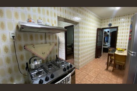 Casa à venda com 119m², 3 quartos e 2 vagas Casa à venda com 119m², 3 quartos e 2 vagasCozinha