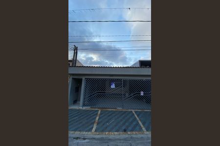 Casa à venda com 119m², 3 quartos e 2 vagas Casa à venda com 119m², 3 quartos e 2 vagasFachada