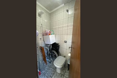 Casa à venda com 119m², 3 quartos e 2 vagas Casa à venda com 119m², 3 quartos e 2 vagasQuintal- Banheiro