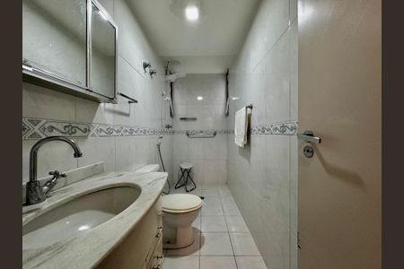Apartamento à venda com 128m², 3 quartos e 1 vagaBanheiro Social