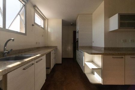 Apartamento à venda com 205m², 4 quartos e 4 vagasFoto 01
