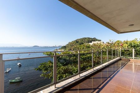 Apartamento à venda com 205m², 4 quartos e 4 vagasFoto 02