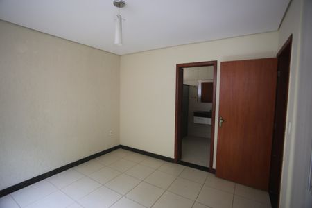 Casa para alugar com 384m², 5 quartos e 5 vagasSuíte