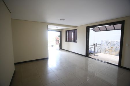 Casa para alugar com 384m², 5 quartos e 5 vagasSala