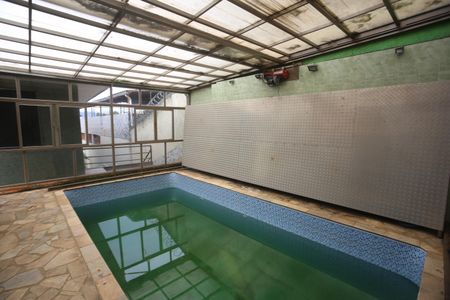 Casa para alugar com 384m², 5 quartos e 5 vagasQuintal