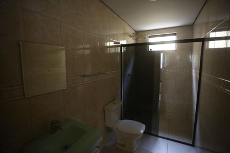 Casa para alugar com 384m², 5 quartos e 5 vagasBanheiro Social 1
