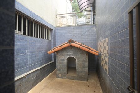 Casa para alugar com 384m², 5 quartos e 5 vagasQuintal