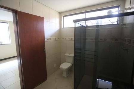 Casa para alugar com 384m², 5 quartos e 5 vagasBanheiro da Suíte