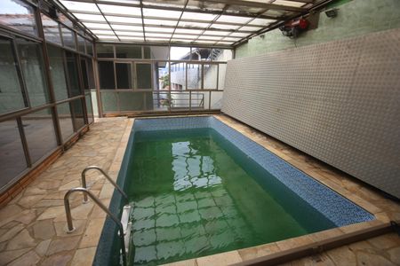 Casa para alugar com 384m², 5 quartos e 5 vagasQuintal