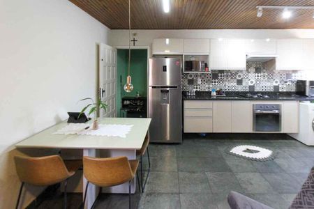 Casa à venda com 196m², 4 quartos e 4 vagas Casa à venda com 196m², 4 quartos e 4 vagasSala de Jantar