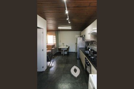 Casa à venda com 196m², 4 quartos e 4 vagas Casa à venda com 196m², 4 quartos e 4 vagasCozinha