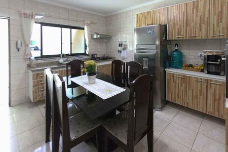 Casa à venda com 196m², 4 quartos e 4 vagas Casa à venda com 196m², 4 quartos e 4 vagasCozinha