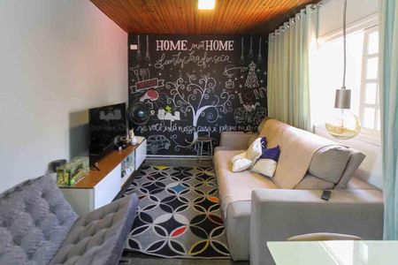 Casa à venda com 196m², 4 quartos e 4 vagas Casa à venda com 196m², 4 quartos e 4 vagasSala