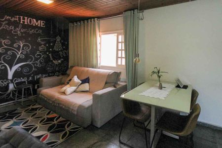 Casa à venda com 196m², 4 quartos e 4 vagas Casa à venda com 196m², 4 quartos e 4 vagasSala de Jantar