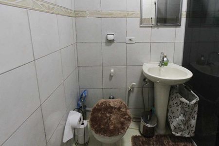 Casa à venda com 196m², 4 quartos e 4 vagas Casa à venda com 196m², 4 quartos e 4 vagasBanheiro de Serviço