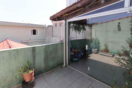 Casa à venda com 196m², 4 quartos e 4 vagas Casa à venda com 196m², 4 quartos e 4 vagasTerraço