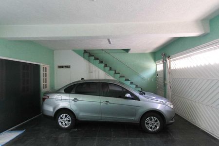 Casa à venda com 196m², 4 quartos e 4 vagas Casa à venda com 196m², 4 quartos e 4 vagasGaragem